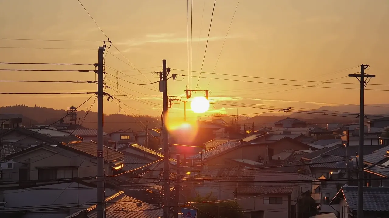 夕焼けに沈む町並み